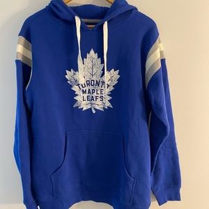 Men’s Size Medium Maple Leafs Sweater.